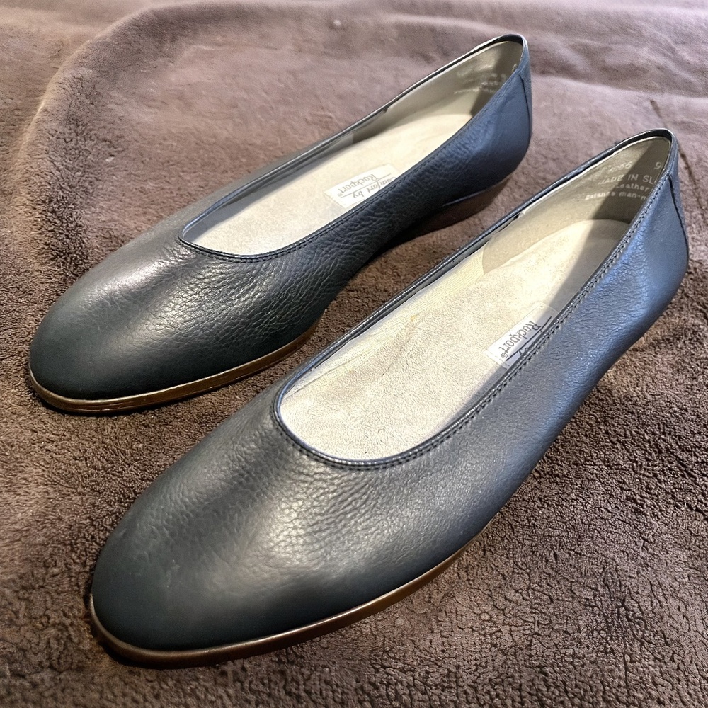 Rockport Black Leather Flat Shoes - NEW / NEVER USED